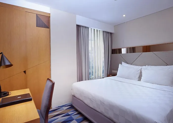Family Two-Bedroom Queen Suite