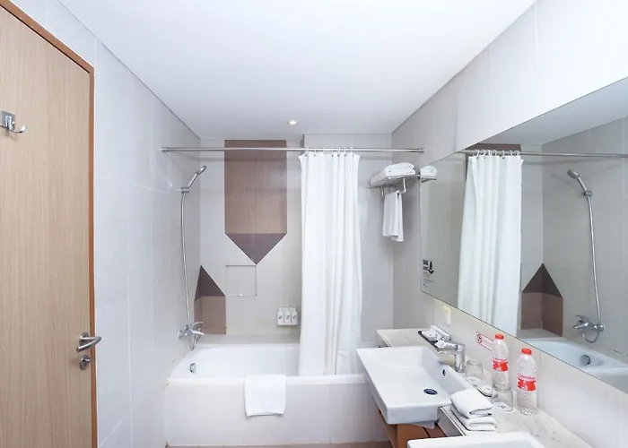 Family Two-Bedroom Queen Suite